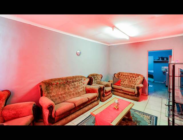 3 BEDROOM FREEHOLD FOR SALE IN ELDORADO PARK